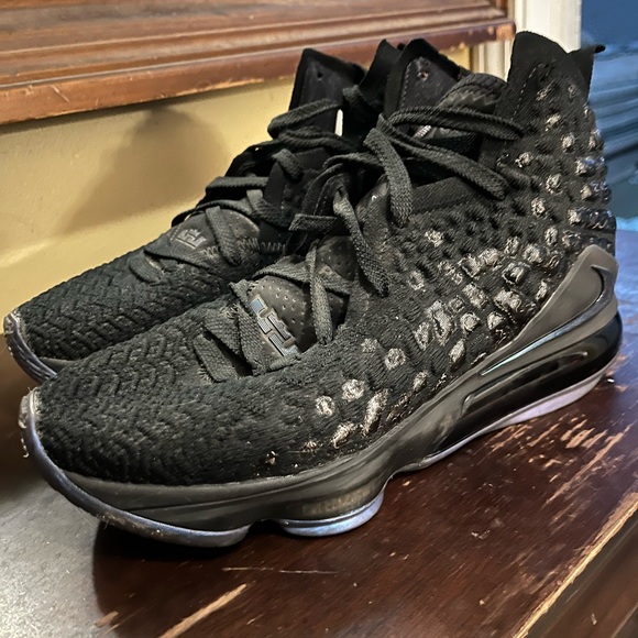 Need to sell to get new boots - Picture 3 of 3